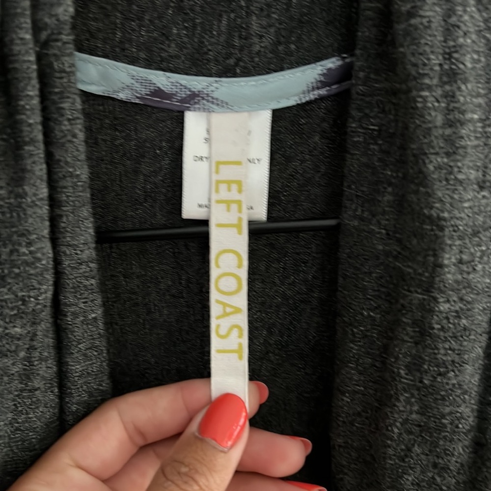 Grey Long Robe - Picture 2 of 4
